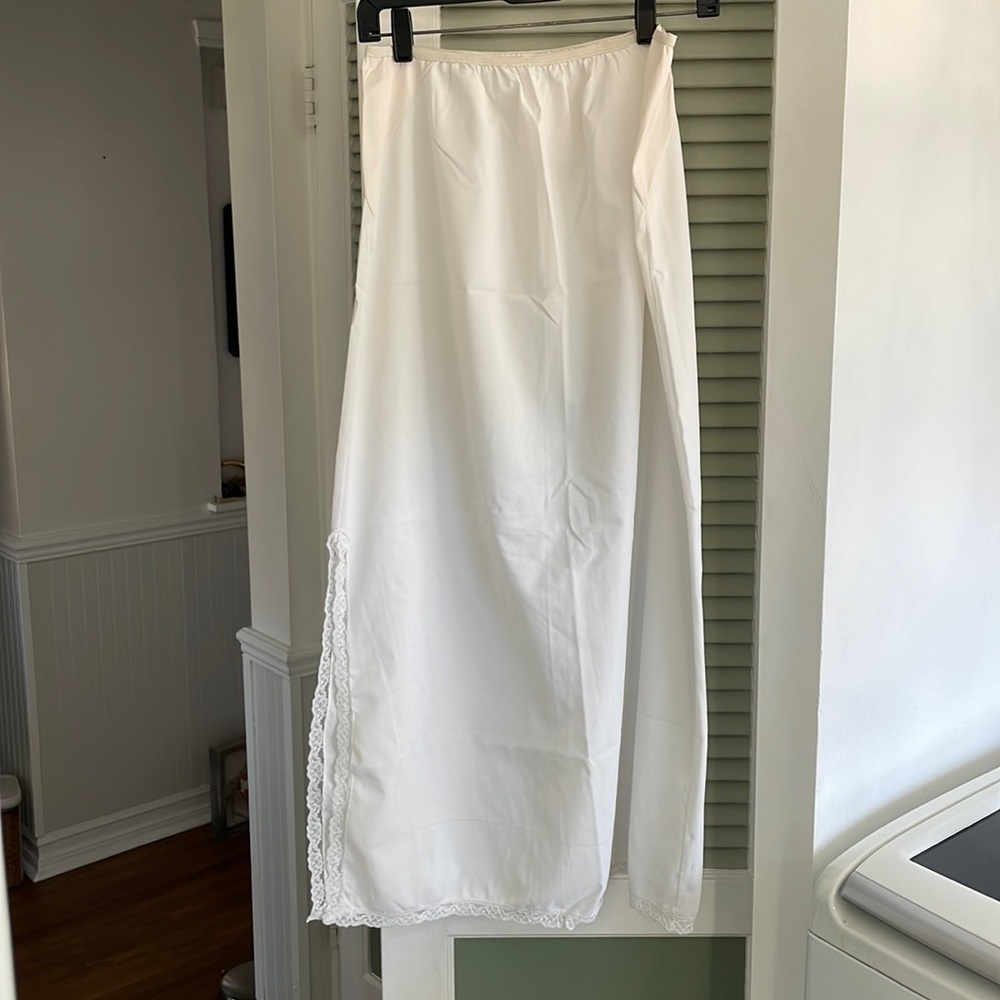 ✨ 3 for $10 Vintage Altered Skirt Slip
